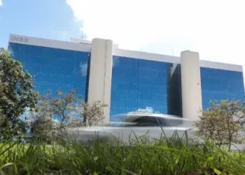 INSS: ONG que faturou milhões funciona em cubículo e tem 1 funcionário