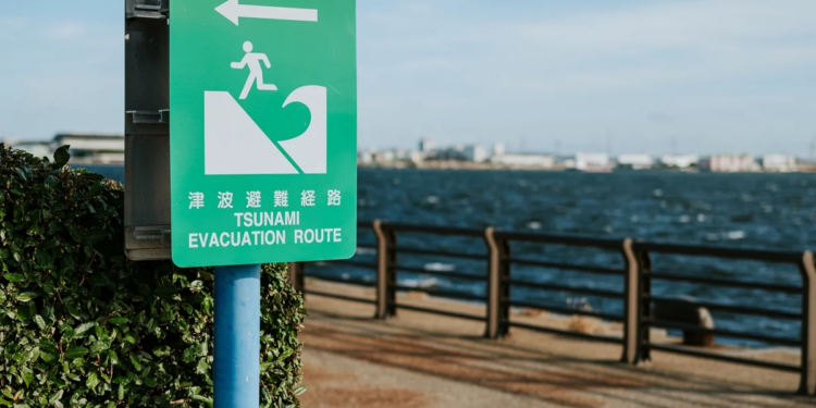 Premier do Japão emite ordem de evacuação após alerta de tsunami