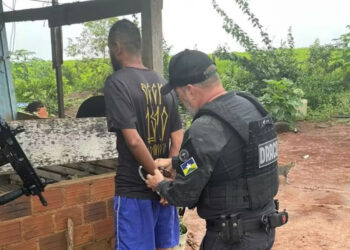 Polícia prende 39 pessoas em operação contra facção suspeita de incendiar provedores de internet em RO