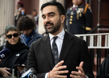 Zohran Mamdani orienta imigrantes sobre como agir diante do ICE