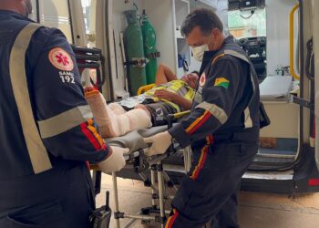 Homem tem as duas pernas quebradas após ser submetido a “disciplina” de facção em Rio Branco