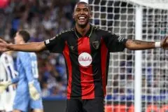 Bournemouth estreia em competições europeias com vitória e gol de Rayan
