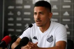 Cebolinha revela proposta do Botafogo e explica por que assinou contrato curto com o Santos
