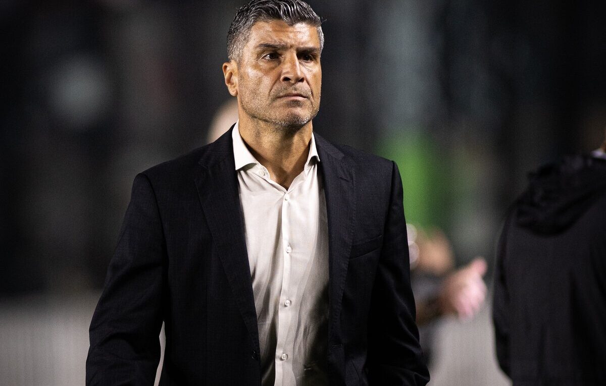 Com sete mudanças, Vasco está escalado para jogo decisivo contra o Santa Fe