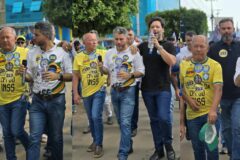 Coronel Chrisóstomo participa de caminhada ao lado de Marcos Rogério em Ariquemes