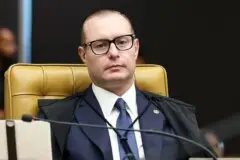 Cristiano Zanin dá prazo para Anatel se manifestar sobre acesso à internet móvel nas eleições