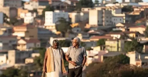 Crítica 2 | Se Eu Fosse Vivo… Vivia – Um Dos Melhores Filmes do Ano é Tristíssima e Amorosa Despedida aos Pais