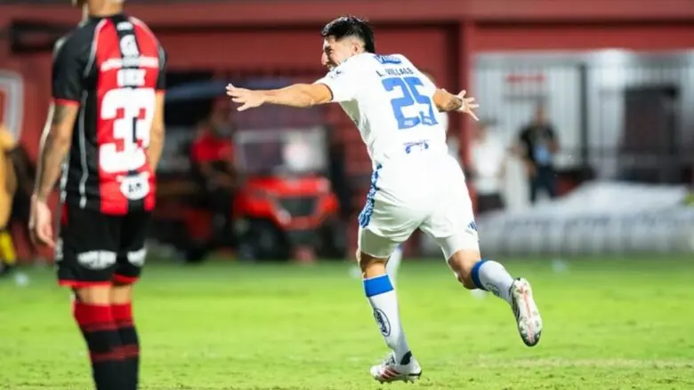 Cruzeiro vence o Vitória de virada e se aproxima do G-4 do Brasileirão