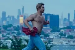 David Corenswet vive jogador de futebol americano AZARÃO no trailer de ‘Mr. Irrelevant’