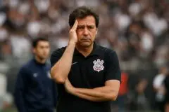 Diniz vive dilema no Corinthians para jogo contra o Flamengo