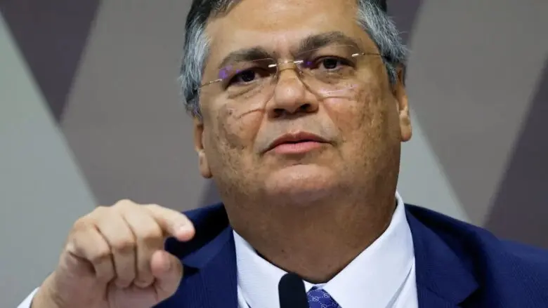 Dino diz haver “preconceito regional racista” em críticas à sua ação no STF