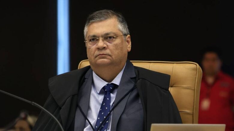 Dino levanta sigilo de investigação que cita Mário Frias e PCC