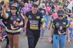 Dr. Breno Mendes reúne multidão em caminhada na Jatuarana, em Porto Velho