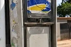 Energisa alerta: adesivos e santinhos em caixas de medidores podem interferir na leitura de energia
