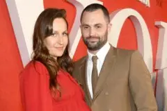 Esposa de Penn Badgley, Domino Kirke, fala pela 1ª vez sobre rumores de que teria proibido cenas de sexo do ator; assista Foto: Getty