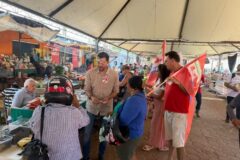 Expedito Netto visita feira popular de Guajará-Mirim e conversa com moradores