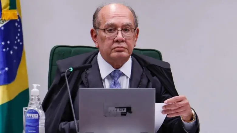Gilmar sugere que integrantes do TSE devam ser afastados