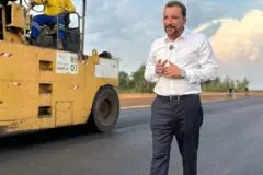 Hildon vai levar ao Estado o asfalto e a drenagem que transformaram o bairro Lagoa