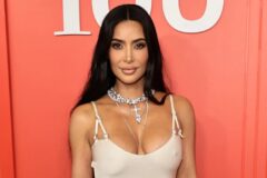 Kim Kardashian revela diagnóstico de saúde, aponta relação com a morte do pai e Kris Jenner reage: “Vontade de chorar”; assista Kim Kardashian. (Foto: Getty)