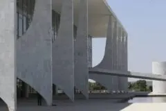 Lula sanciona lei que zera imposto de importação para compras internacionais de até 50 dólares