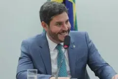 Maurício Carvalho defende fortalecimento da saúde no interior para reduzir deslocamento de pacientes