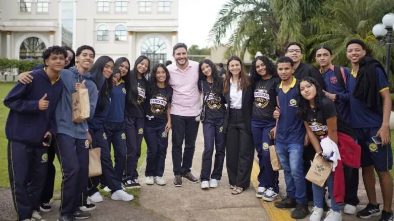 Maurício Carvalho supera R$ 51 milhões destinados à educação e defende ampliar investimentos