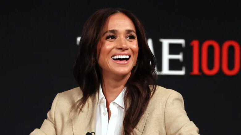Meghan Markle é vista no Reino Unido pela 1ª vez desde mudança com Harry e filhos; veja fotos Meghan Markle é vista no Reino Unido pela 1ª vez desde mudança com Harry e filhos; veja fotos