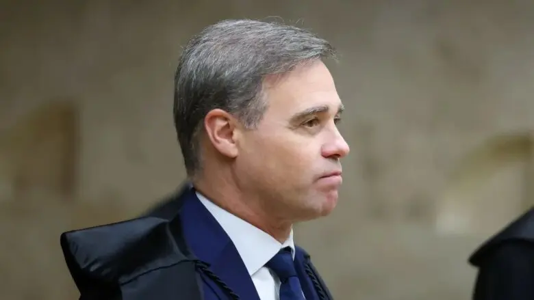 Mendonça reconsidera decisão e libera post de deputada sobre Nossa Senhora