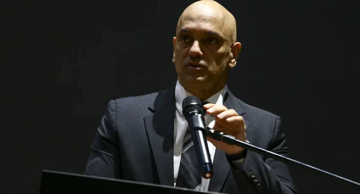 Ministro Alexandre de Moraes nega irregularidades e classifica relatório de investigações como ilegal