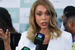 Ministro André Mendonça revoga decisão e libera postagem de Erika Hilton no TSE