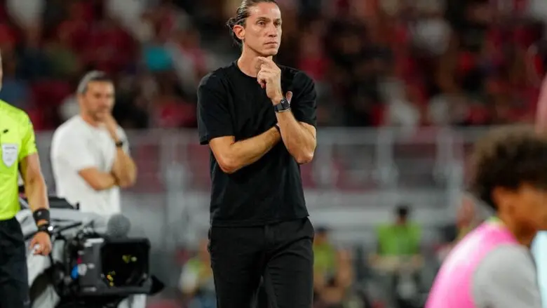 Monaco, de Filipe Luís, vence Lens e assume liderança do Campeonato Francês