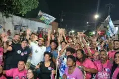Multidão recebe Sílvia Cristina na Zona Sul da capital