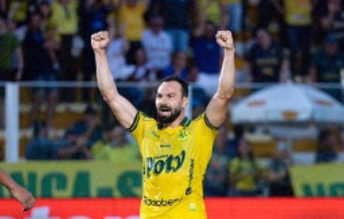 Muralha tem falhas bizarras, mas Mirassol empata com Vitória no Brasileirão
