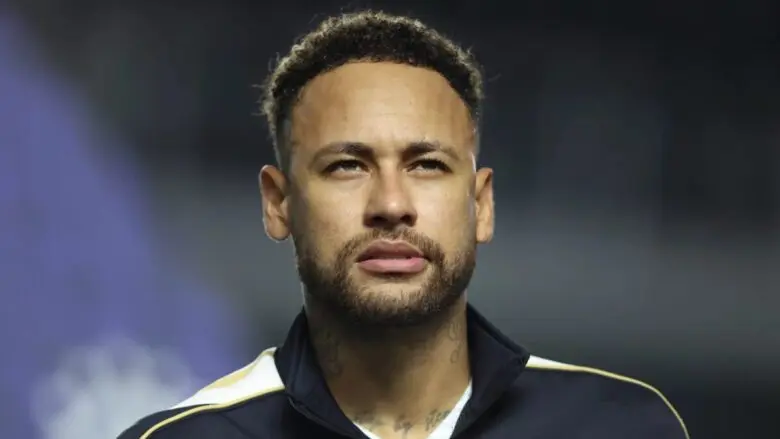 Neymar aparece com novo visual e web reage: “Rejuvenesceu 20 anos”; veja as fotos (Foto: Getty)