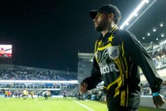 Neymar quebra silêncio após Santos ser eliminado: “Não importa”