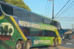 Ônibus leito destinado por Jean Oliveira realiza primeira viagem com pacientes de três municípios