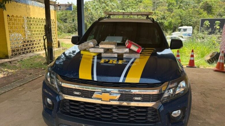 Passageiro de táxi é preso com maconha e cocaína na BR-364