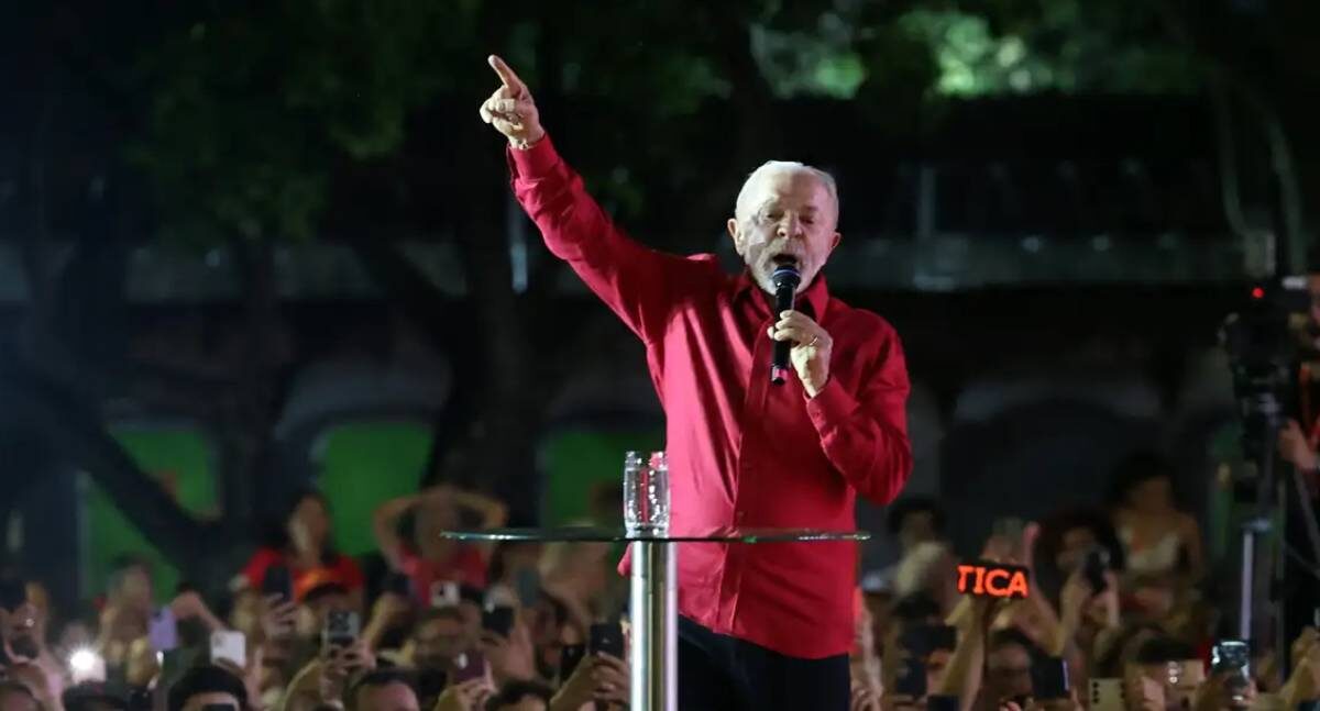 Plano de reeleição de Lula propõe ampliação do salário mínimo e criação de ministério de segurança