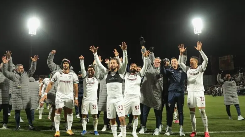 Platense vai jogar sem torcida após confusão no jogo contra o Fluminense