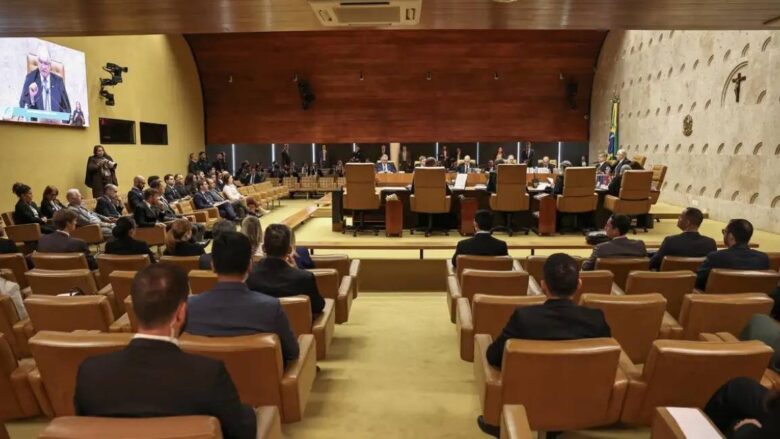 Plenário do STF retoma sessão e vai decidir se julgará Moraes e Mendonça simultaneamente
