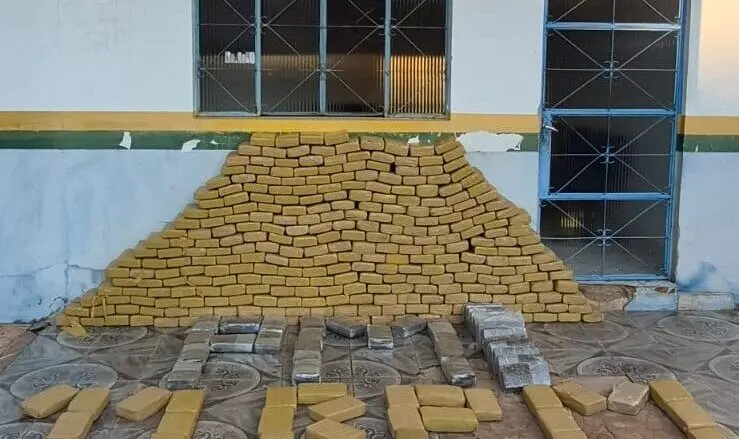 PM apreende 363 kg de droga em carros na BR-429; carga iria para Rolim de Moura