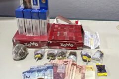 Polícia encontra cocaína, dinheiro e contabilidade do tráfico em imóvel de apoio a grupo criminoso