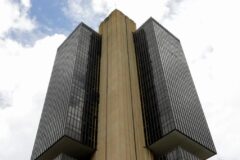 Prévia do PIB cai 0,2% em julho de 2026, diz BC