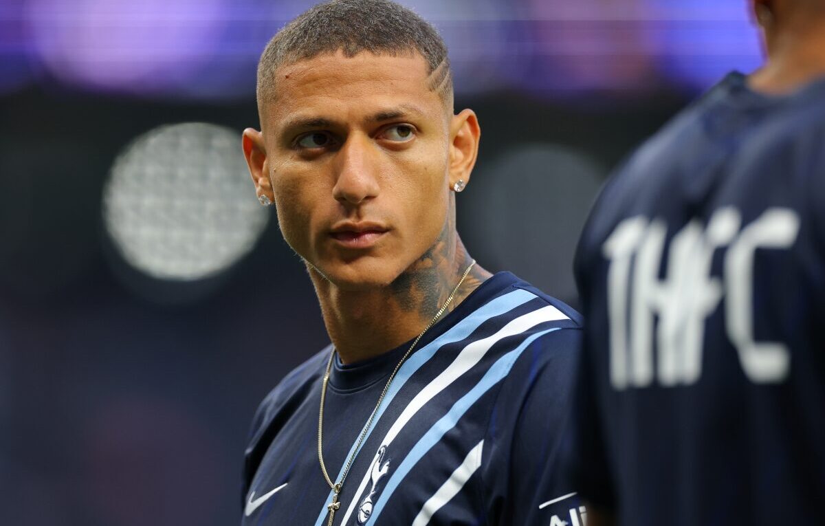 Richarlison questiona fala de técnico do Tottenham em postagem: "Por que?"