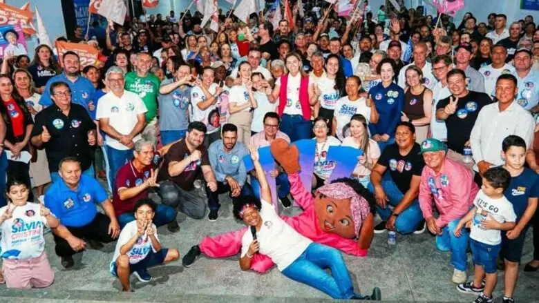 Rumo ao Senado: Sílvia Cristina faz grande reunião em Vilhena