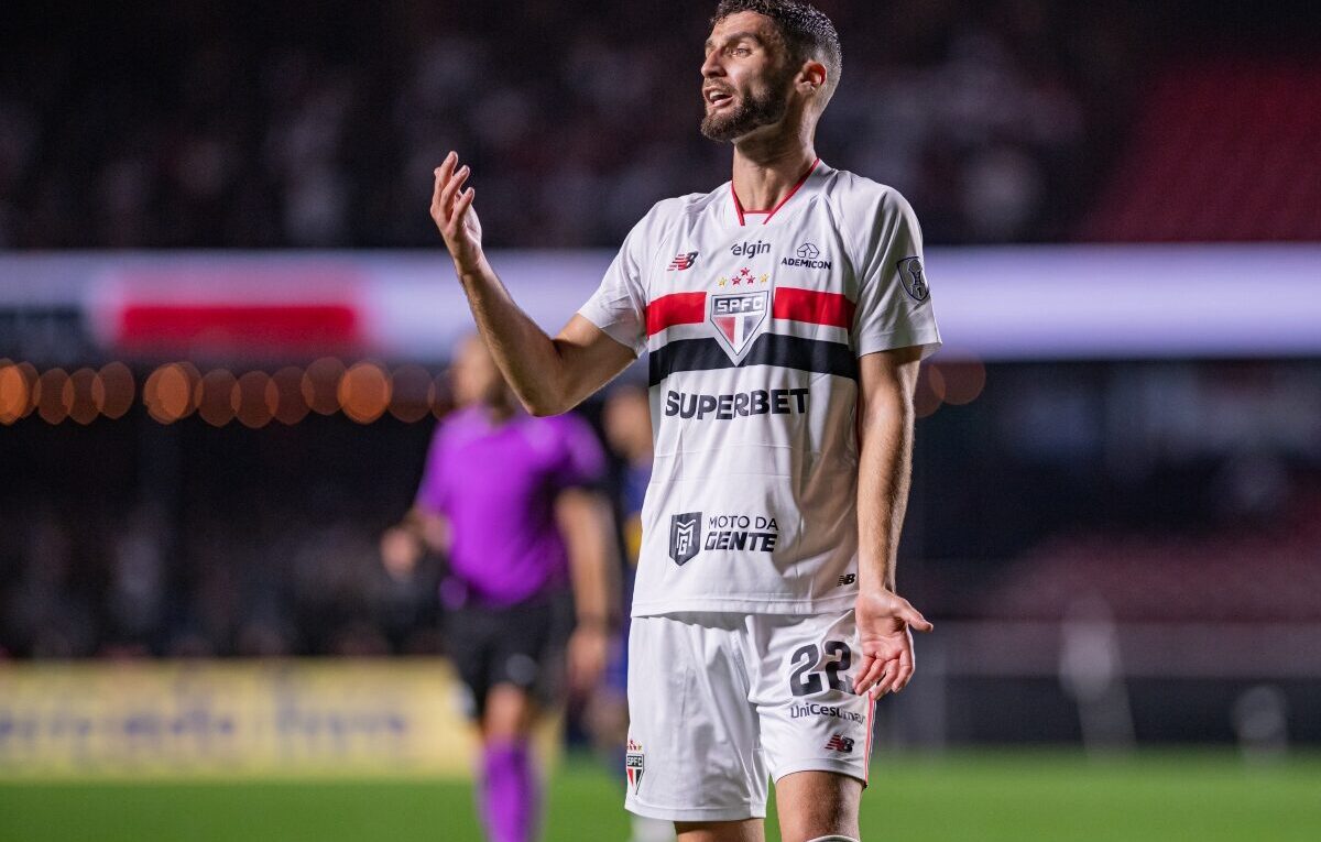 São Paulo: Domingos Duarte passará por cirurgia após ruptura no ligamento
