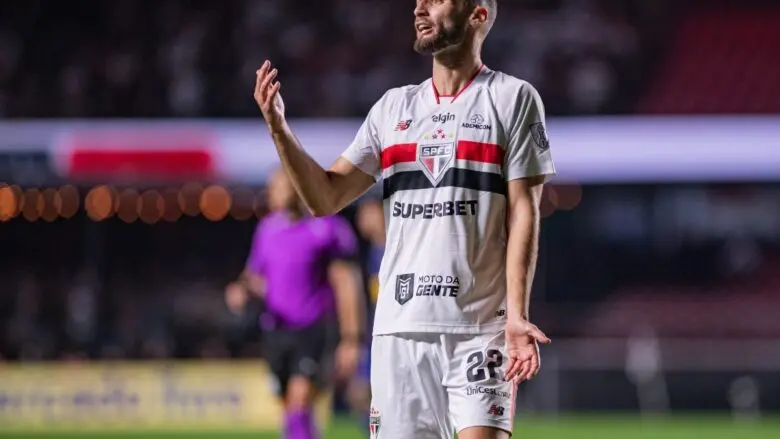 São Paulo: Domingos Duarte passará por cirurgia após ruptura no ligamento