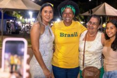 Sílvia Cristina reúne mulheres na capital