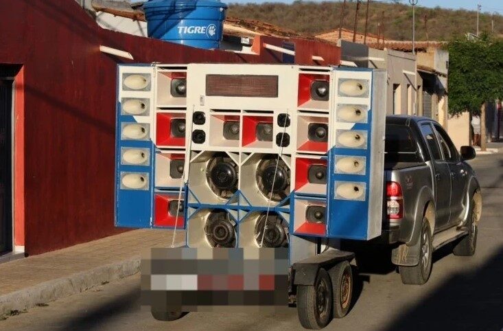 TRE-RO aperta cerco contra carros de som e paredões durante campanha em Rondônia