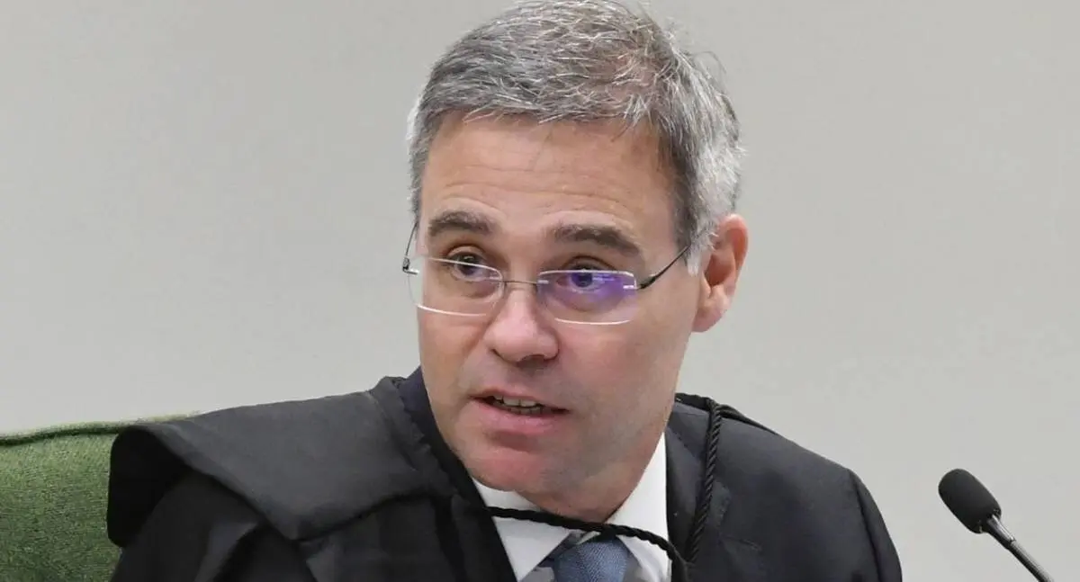Tribunal Superior Eleitoral inicia julgamento sobre remoção de postagens contra presidenciável